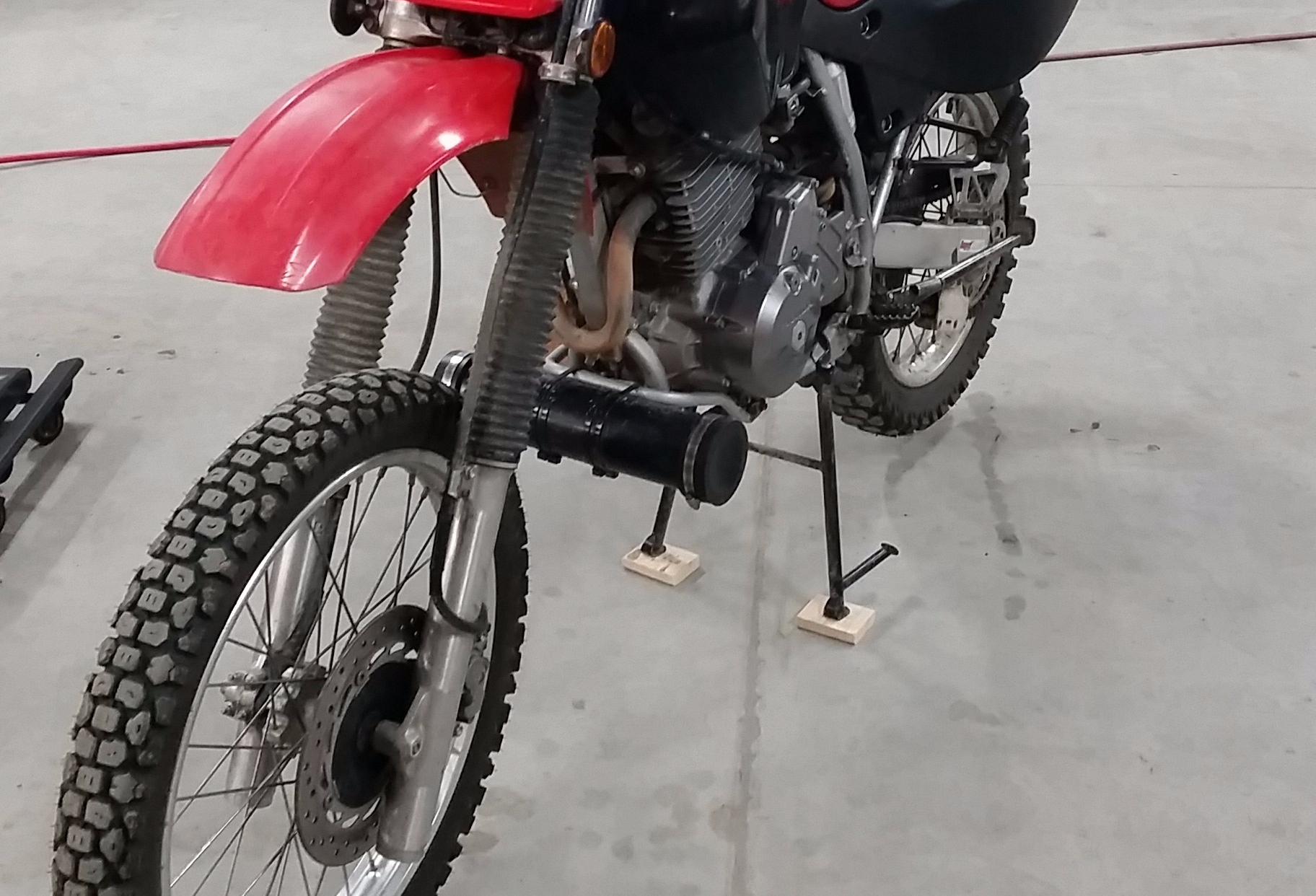 Honda XR650L Center Stand – The Hold Line